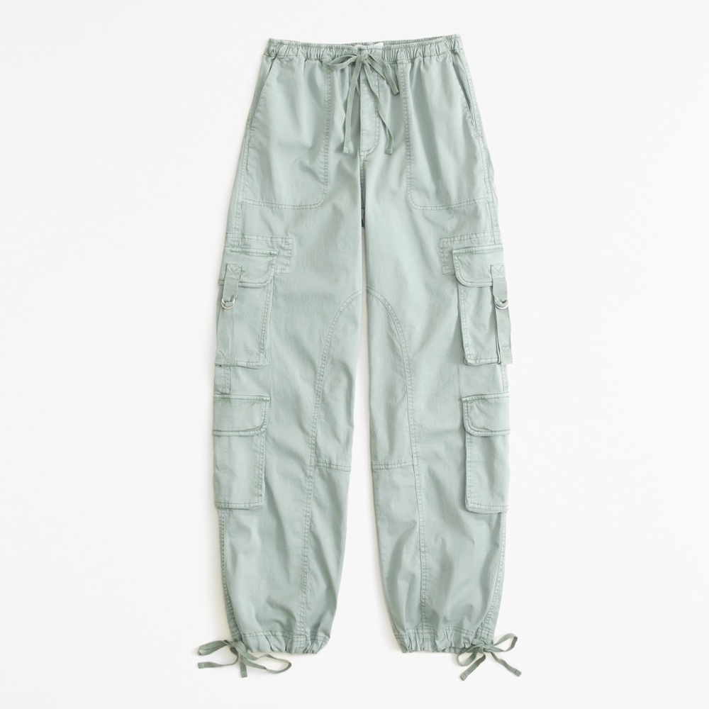 NWT Abercrombie Sage Green Mid rise baggy cargo pants